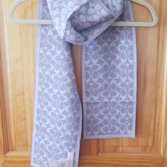 Brand New with Tags Authentic Coach Muffler - Picture 3 of 6